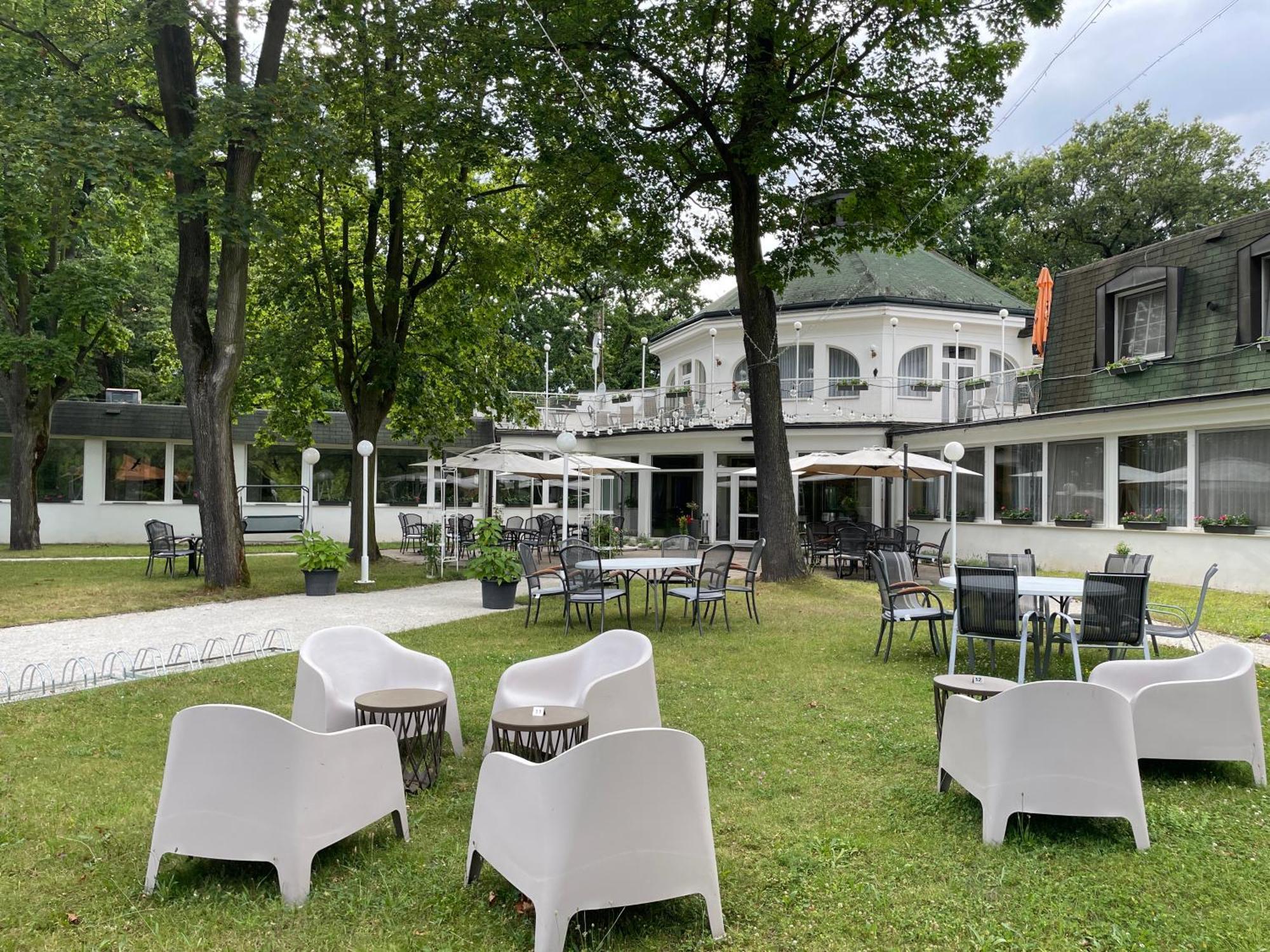Hotel Ostrov Nymburk Eksteriør billede