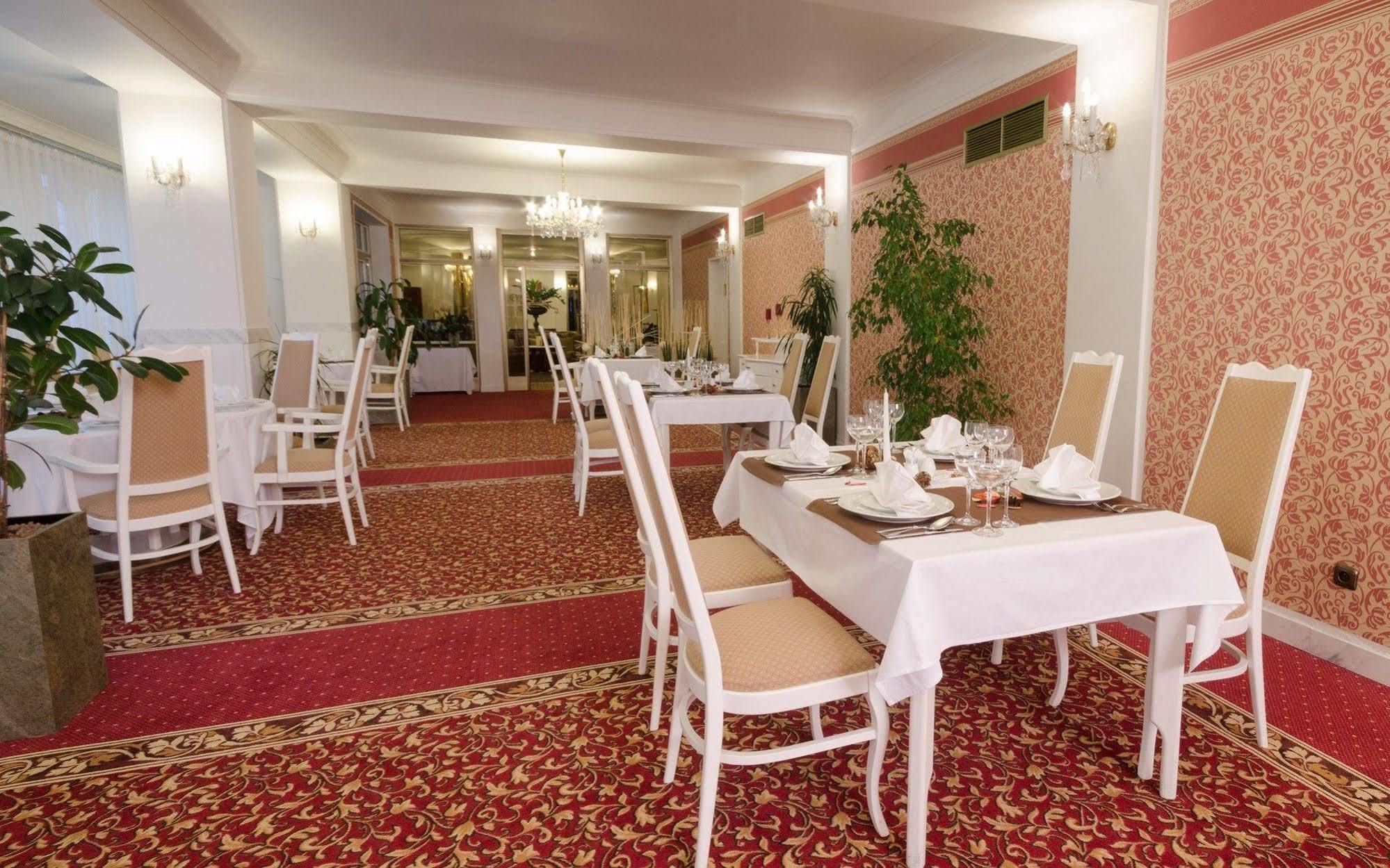 Hotel Ostrov Nymburk Eksteriør billede