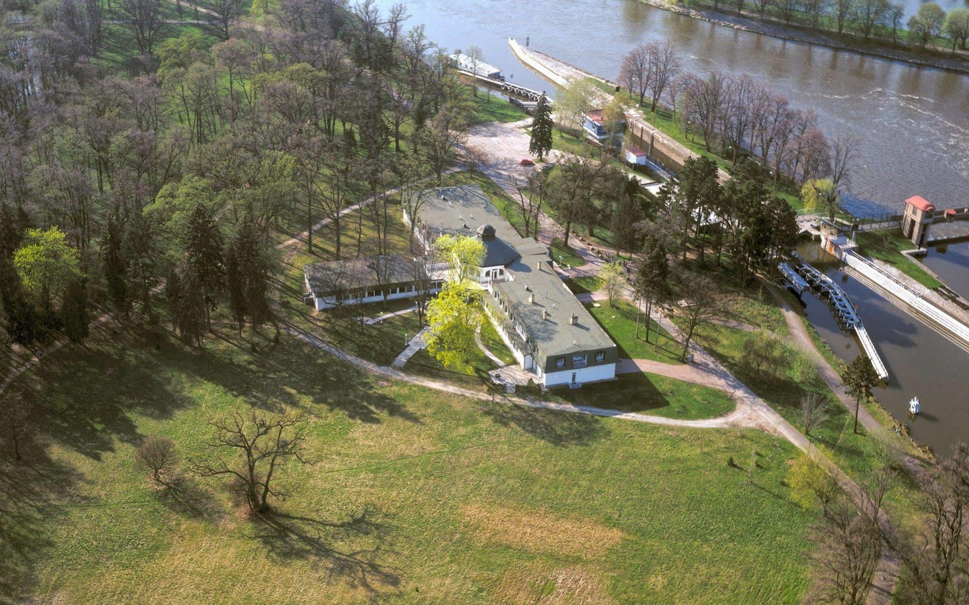 Hotel Ostrov Nymburk Eksteriør billede